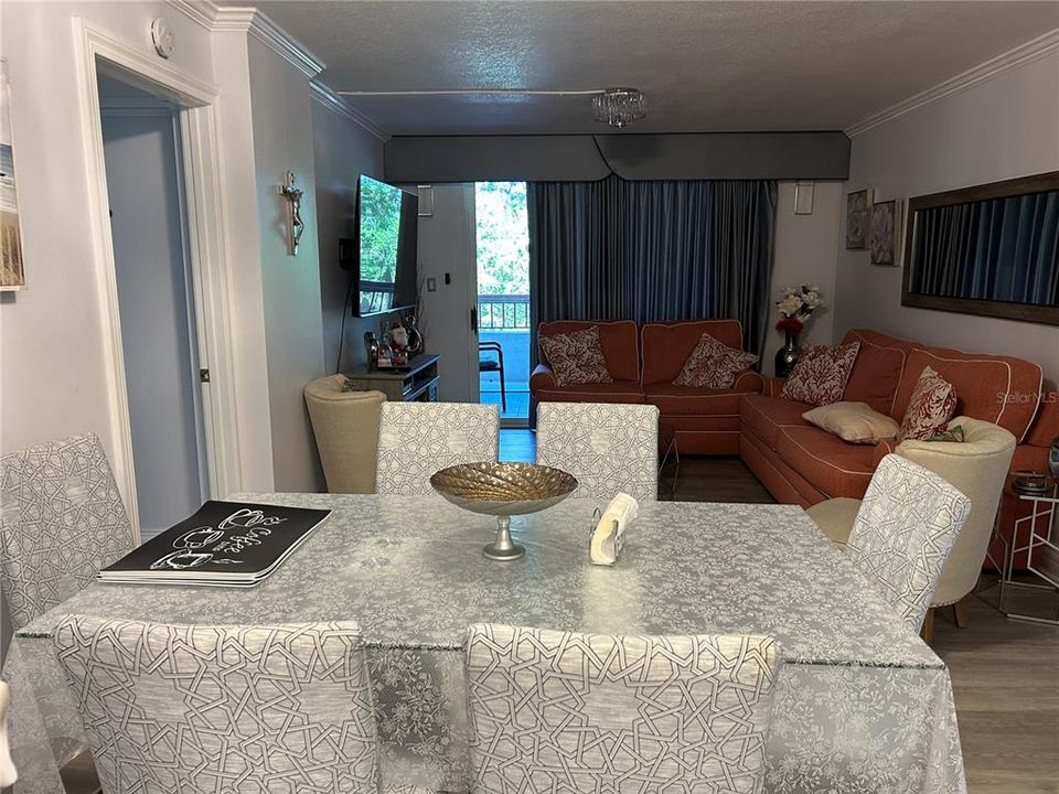 For Rent: $2,850 (2 beds, 2 baths, 1075 Square Feet)