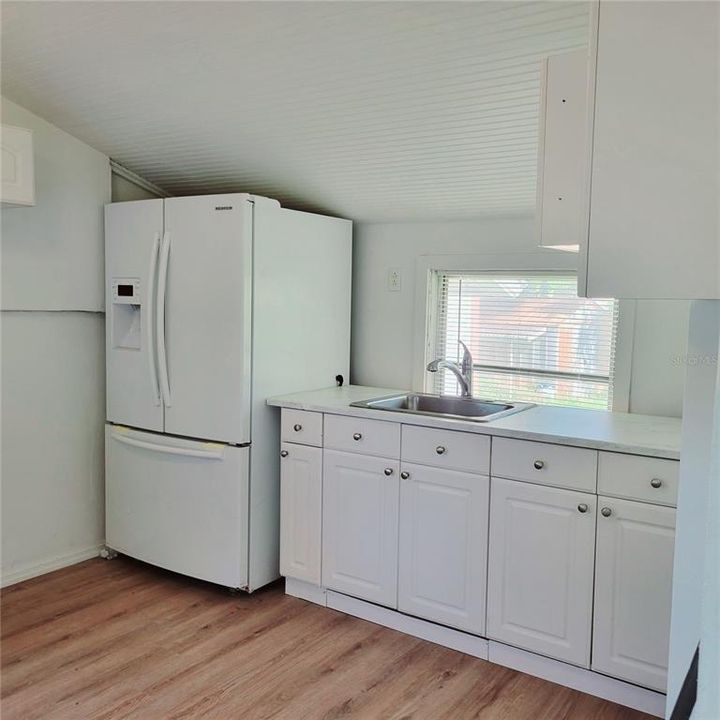For Sale: $159,000 (3 beds, 1 baths, 1068 Square Feet)