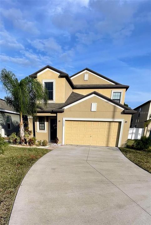 Active With Contract: $350,000 (5 beds, 2 baths, 2355 Square Feet)