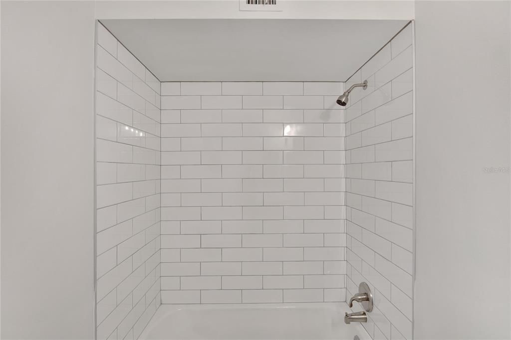 待售: $260,000 (2 贝兹, 2 浴室, 1266 平方英尺)