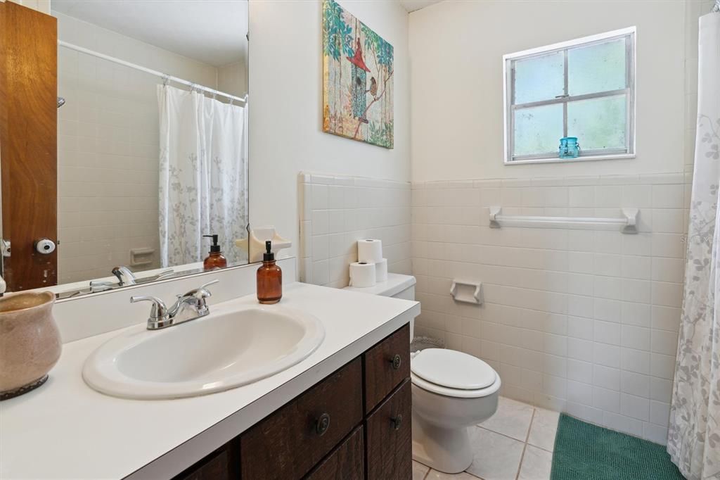 Active With Contract: $519,900 (3 beds, 2 baths, 2702 Square Feet)