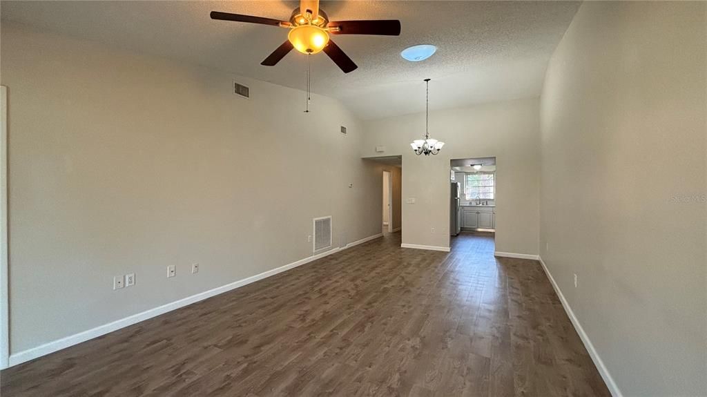 For Rent: $2,090 (2 beds, 2 baths, 1119 Square Feet)