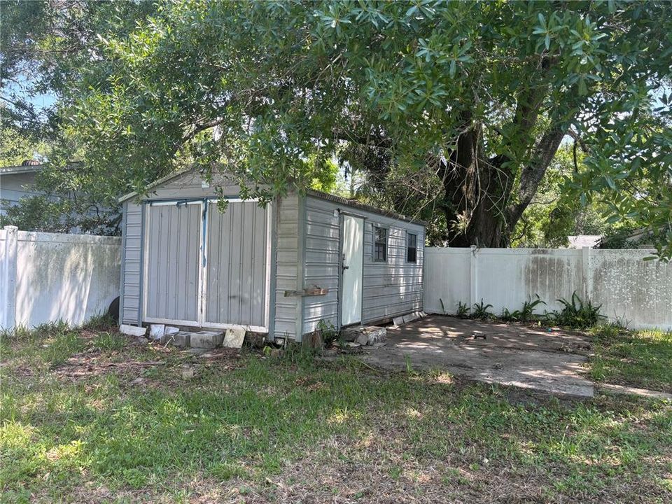 Active With Contract: $190,000 (2 beds, 1 baths, 624 Square Feet)