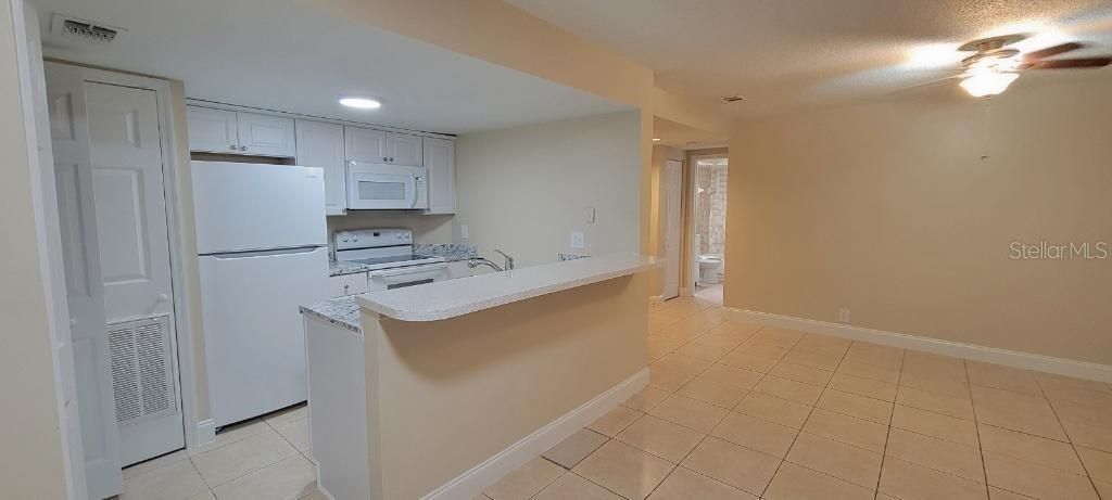For Rent: $1,710 (2 beds, 2 baths, 834 Square Feet)