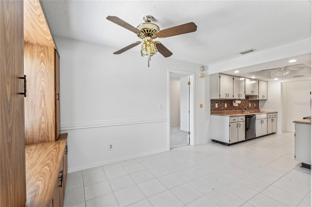 For Sale: $260,000 (2 beds, 2 baths, 1735 Square Feet)