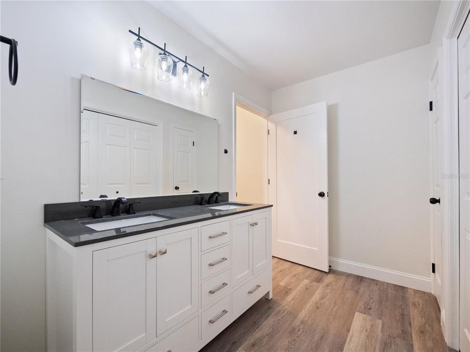 Active With Contract: $416,000 (3 beds, 2 baths, 1860 Square Feet)