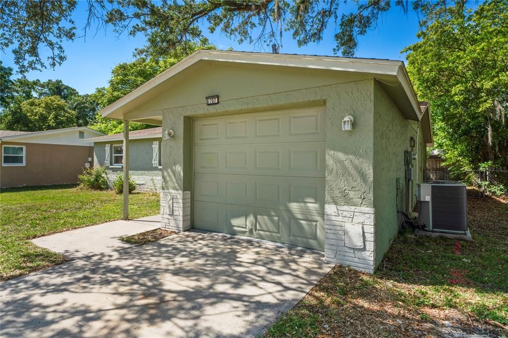 Active With Contract: $249,900 (3 beds, 2 baths, 1452 Square Feet)