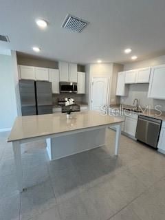 For Rent: $2,050 (3 beds, 2 baths, 1694 Square Feet)