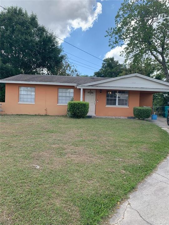 For Rent: $2,000 (3 beds, 1 baths, 910 Square Feet)