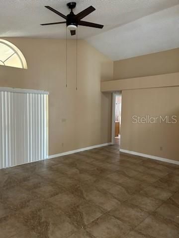 For Rent: $2,500 (3 beds, 2 baths, 1370 Square Feet)