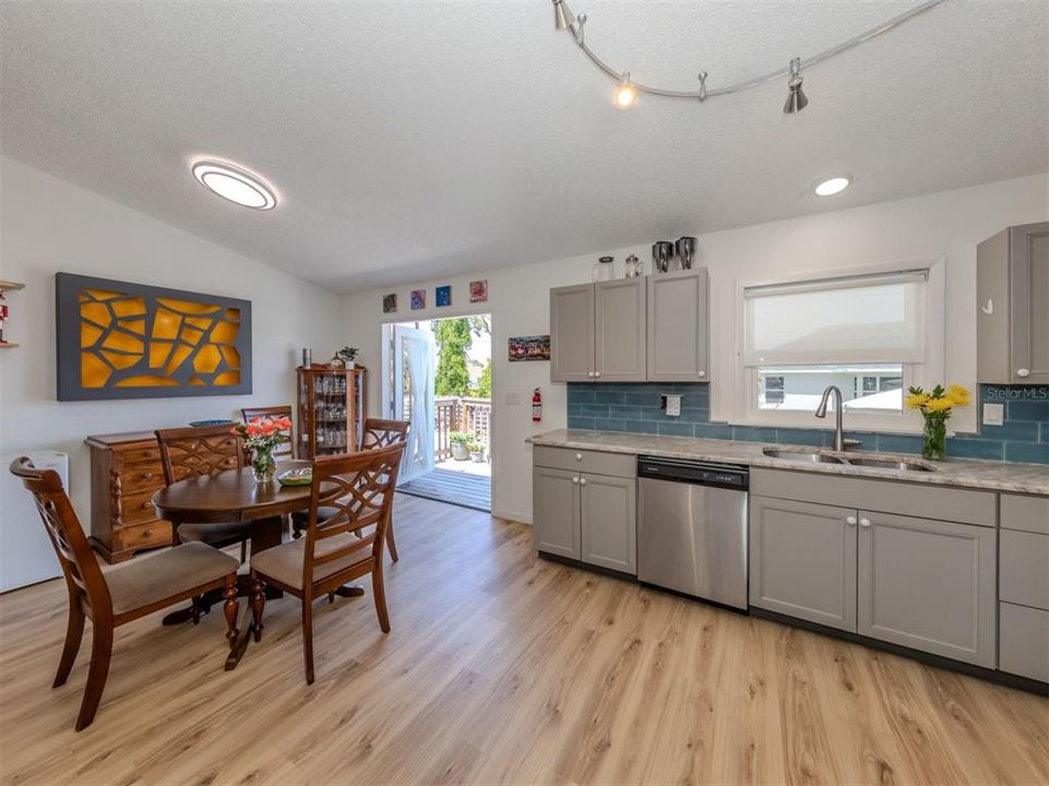 For Sale: $459,000 (3 beds, 2 baths, 1422 Square Feet)