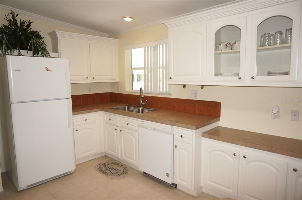 For Sale: $249,900 (2 beds, 2 baths, 1539 Square Feet)