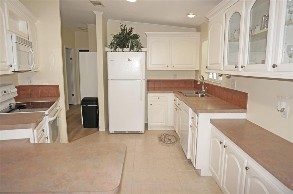 For Sale: $249,900 (2 beds, 2 baths, 1539 Square Feet)