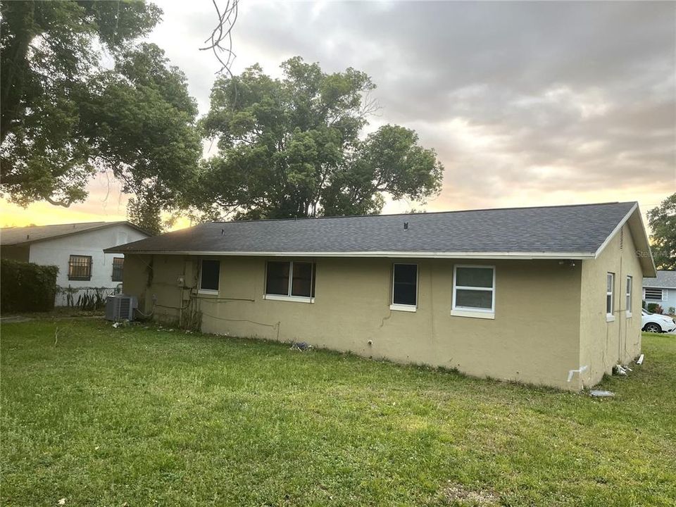 Recently Sold: $260,000 (4 beds, 1 baths, 1374 Square Feet)
