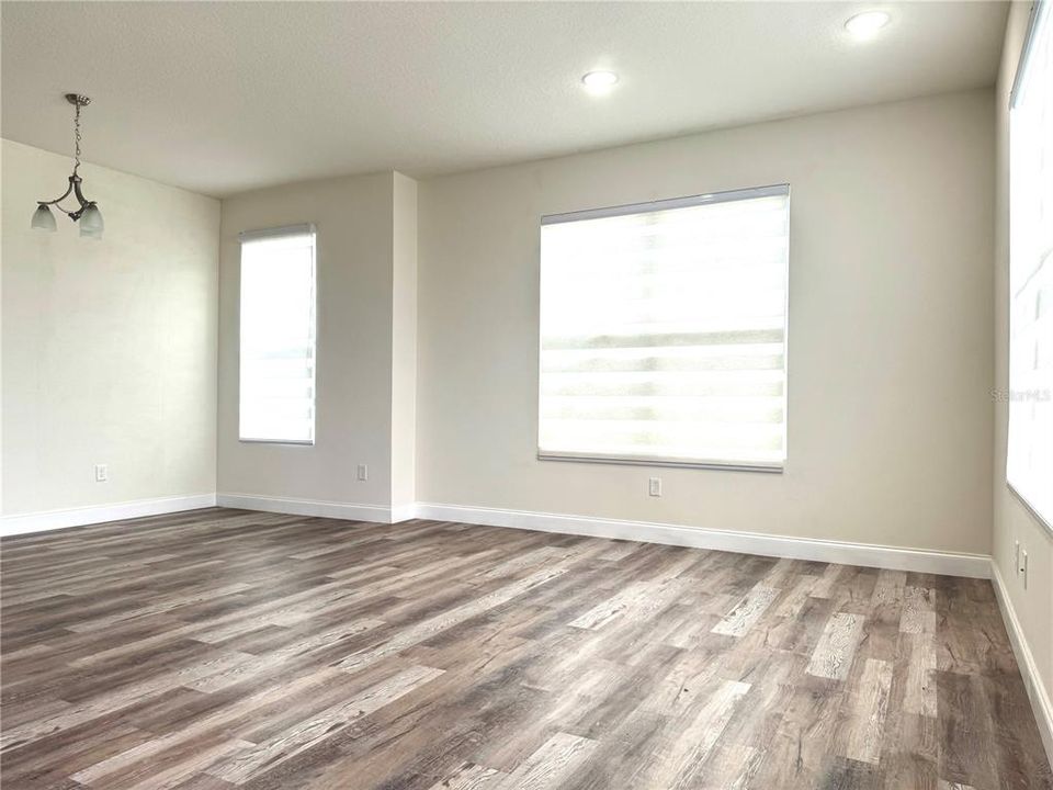 For Rent: $2,400 (3 beds, 2 baths, 1700 Square Feet)
