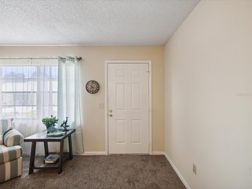 Active With Contract: $224,900 (2 beds, 2 baths, 1128 Square Feet)