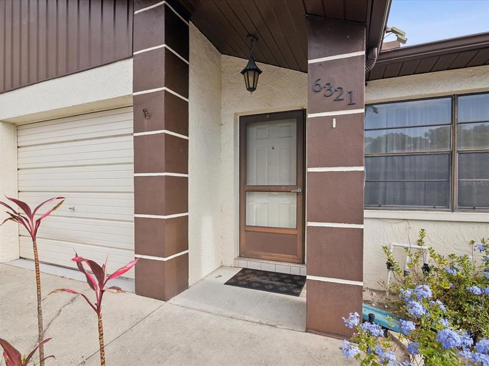 For Sale: $224,900 (2 beds, 2 baths, 1128 Square Feet)