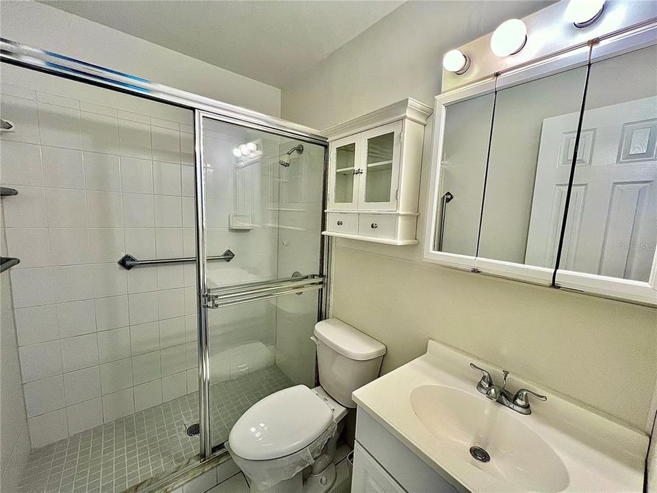 For Sale: $139,000 (2 beds, 1 baths, 733 Square Feet)