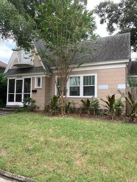 Recently Rented: $3,250 (3 beds, 3 baths, 2442 Square Feet)