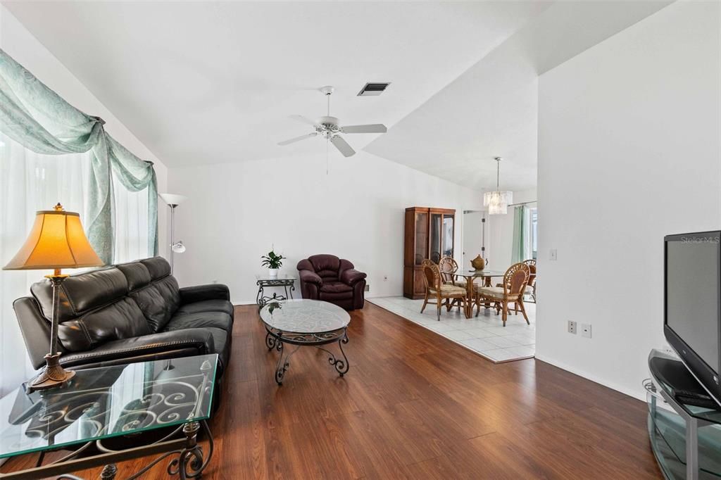 Active With Contract: $425,000 (3 beds, 2 baths, 1883 Square Feet)
