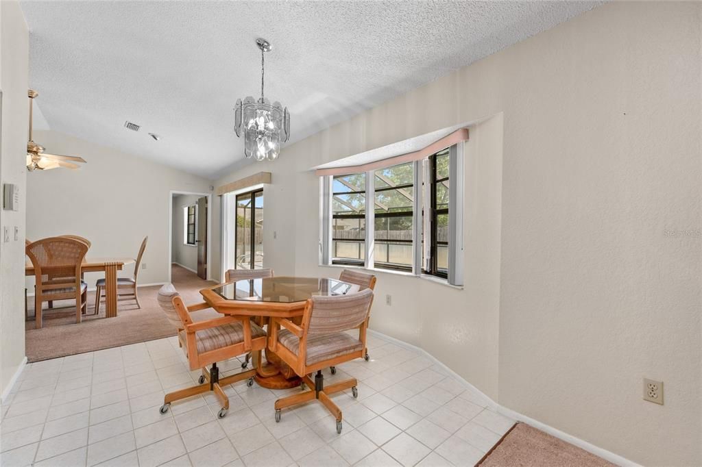 KITCHEN TABLE NOOK