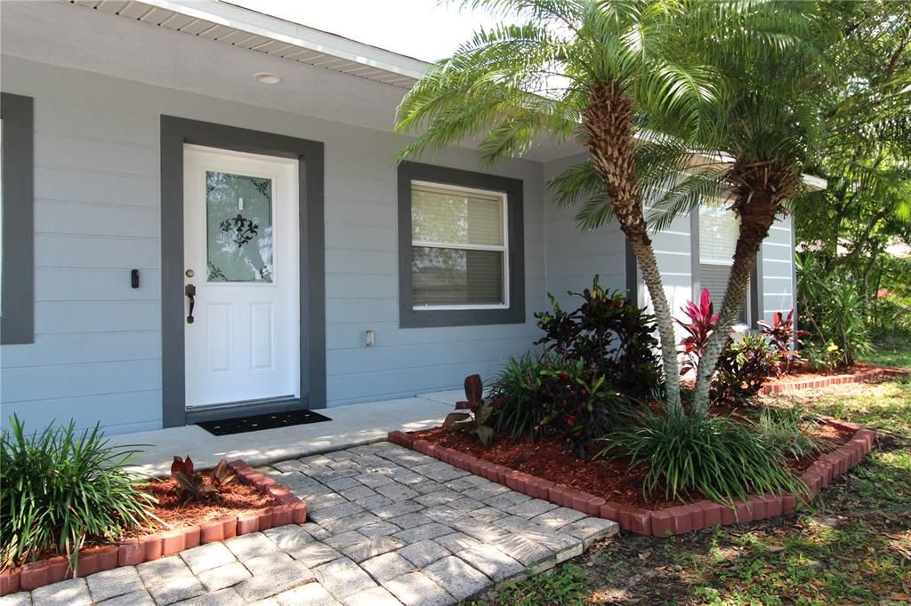 Active With Contract: $335,000 (4 beds, 2 baths, 1979 Square Feet)