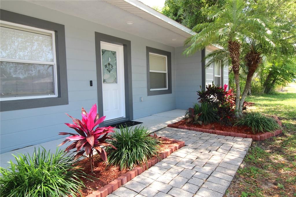 Active With Contract: $335,000 (4 beds, 2 baths, 1979 Square Feet)