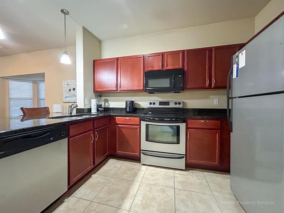 For Sale: $249,000 (2 beds, 3 baths, 1091 Square Feet)