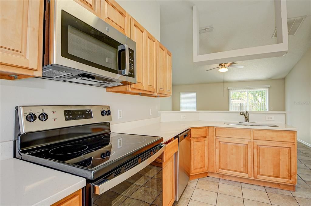 For Sale: $299,900 (3 beds, 2 baths, 1250 Square Feet)