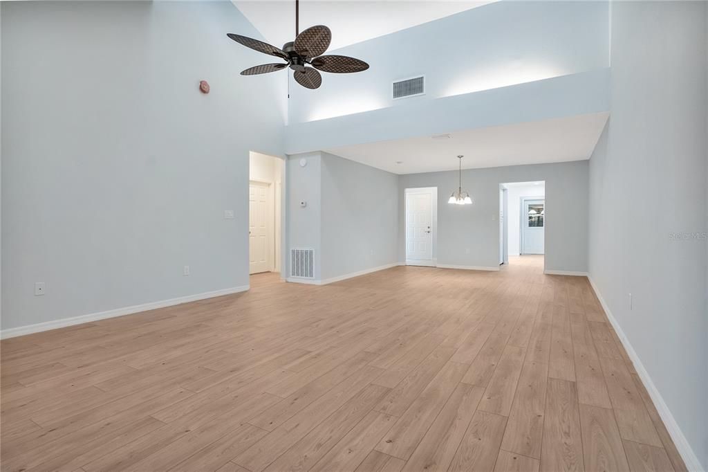 For Sale: $299,990 (2 beds, 2 baths, 1334 Square Feet)