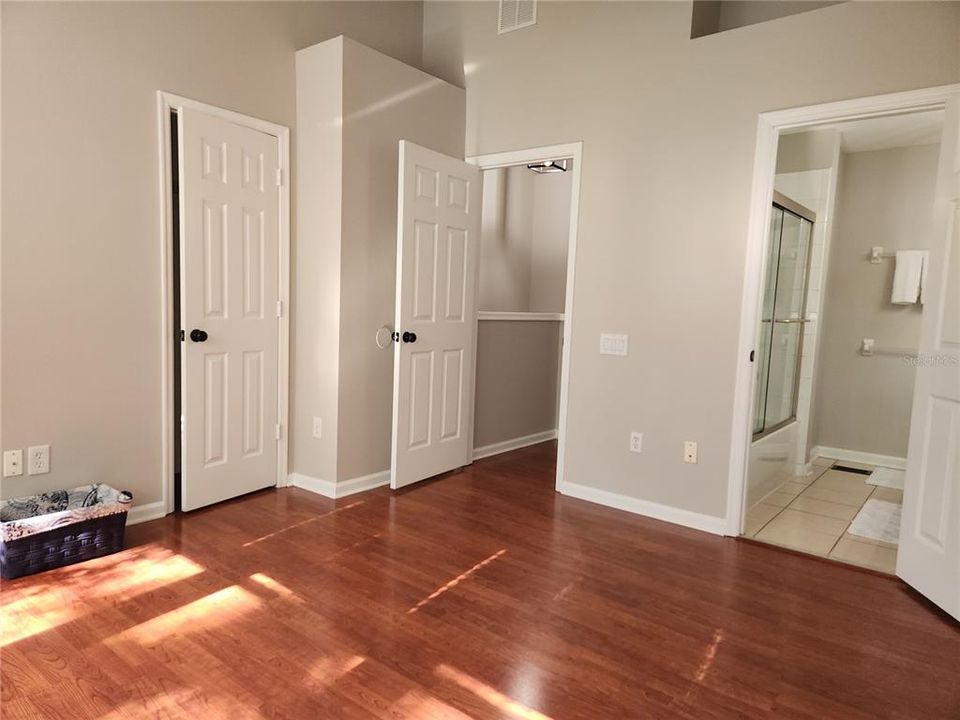 Active With Contract: $274,900 (2 beds, 2 baths, 1095 Square Feet)