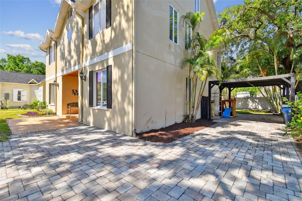 Active With Contract: $664,000 (4 beds, 3 baths, 3383 Square Feet)