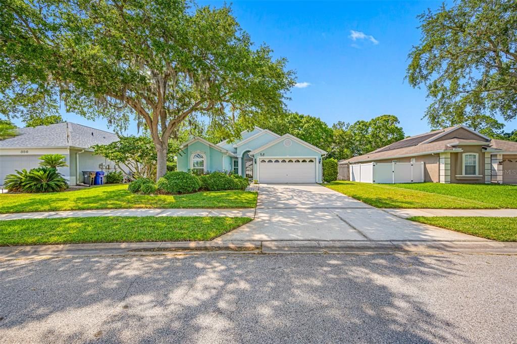 Active With Contract: $524,900 (3 beds, 2 baths, 1693 Square Feet)