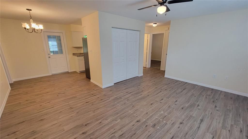 For Sale: $249,000 (2 beds, 1 baths, 768 Square Feet)