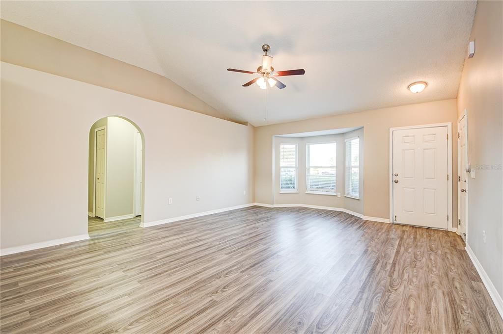 For Sale: $315,000 (3 beds, 2 baths, 1332 Square Feet)