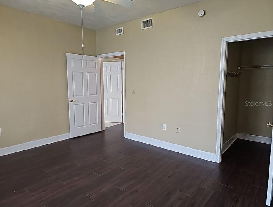 For Sale: $375,000 (2 beds, 2 baths, 1160 Square Feet)