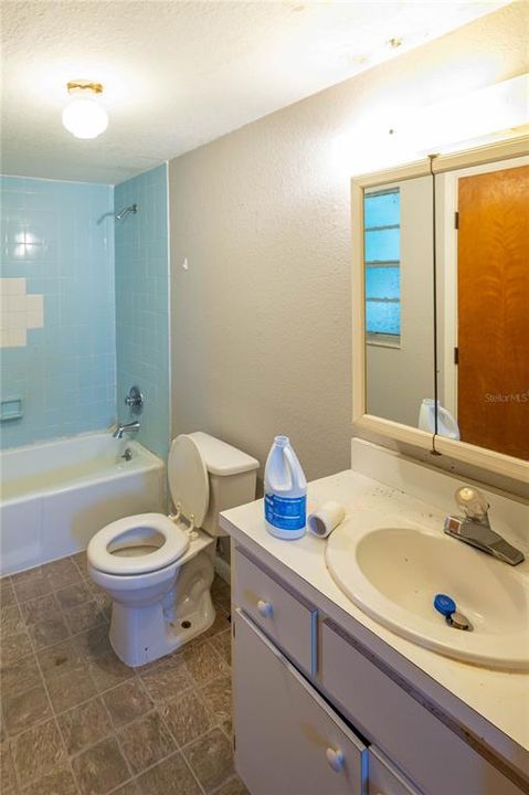 Active With Contract: $218,000 (2 beds, 2 baths, 1683 Square Feet)