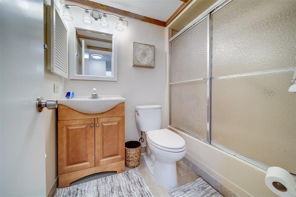 待售: $695,000 (2 贝兹, 2 浴室, 1186 平方英尺)
