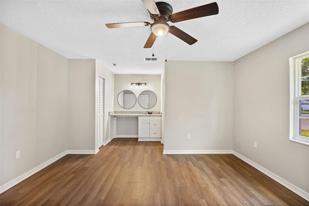 For Sale: $257,500 (2 beds, 2 baths, 1092 Square Feet)
