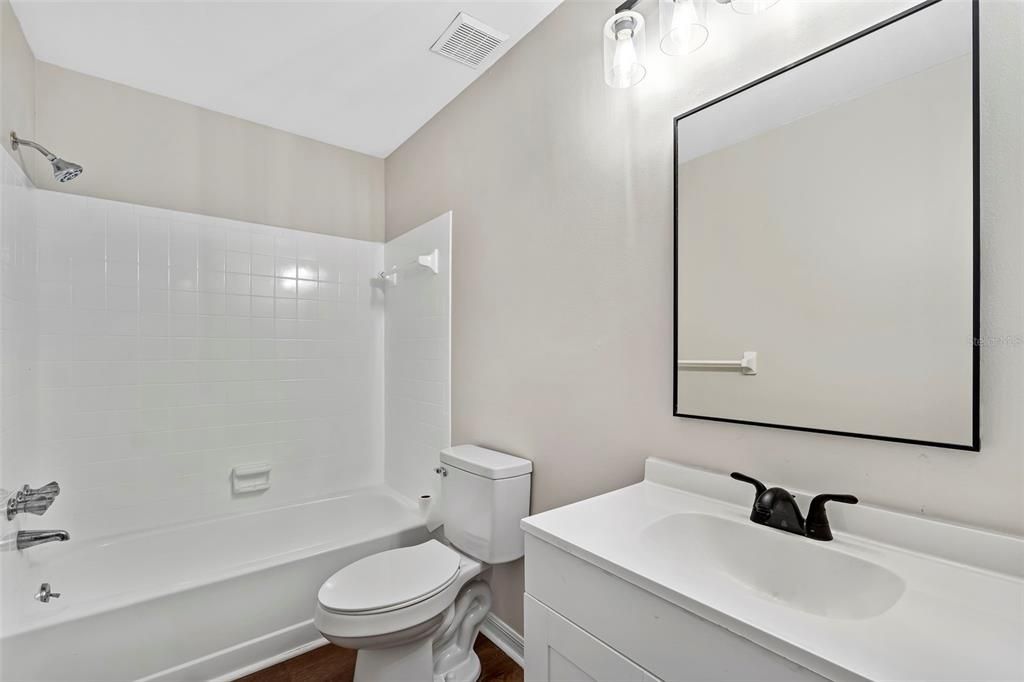 Active With Contract: $257,500 (2 beds, 2 baths, 1092 Square Feet)