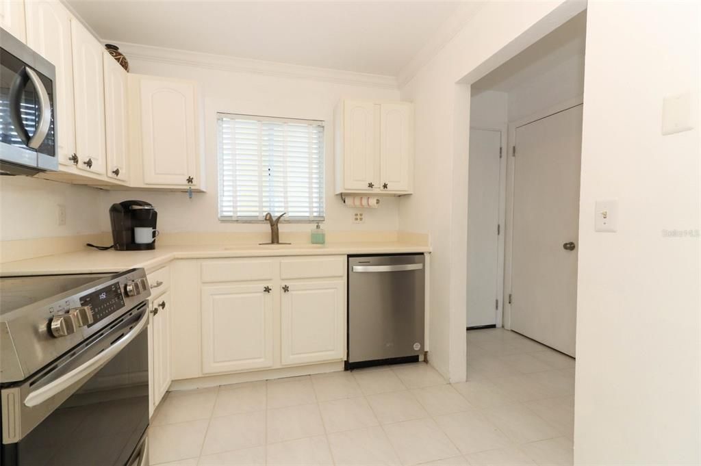 For Sale: $388,990 (3 beds, 2 baths, 1495 Square Feet)