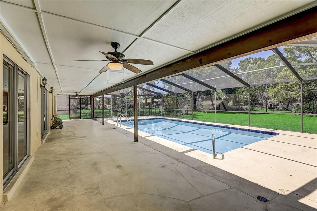 Active With Contract: $475,000 (4 beds, 3 baths, 2504 Square Feet)