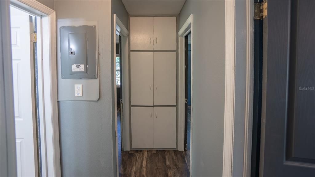 For Sale: $229,900 (3 beds, 1 baths, 828 Square Feet)