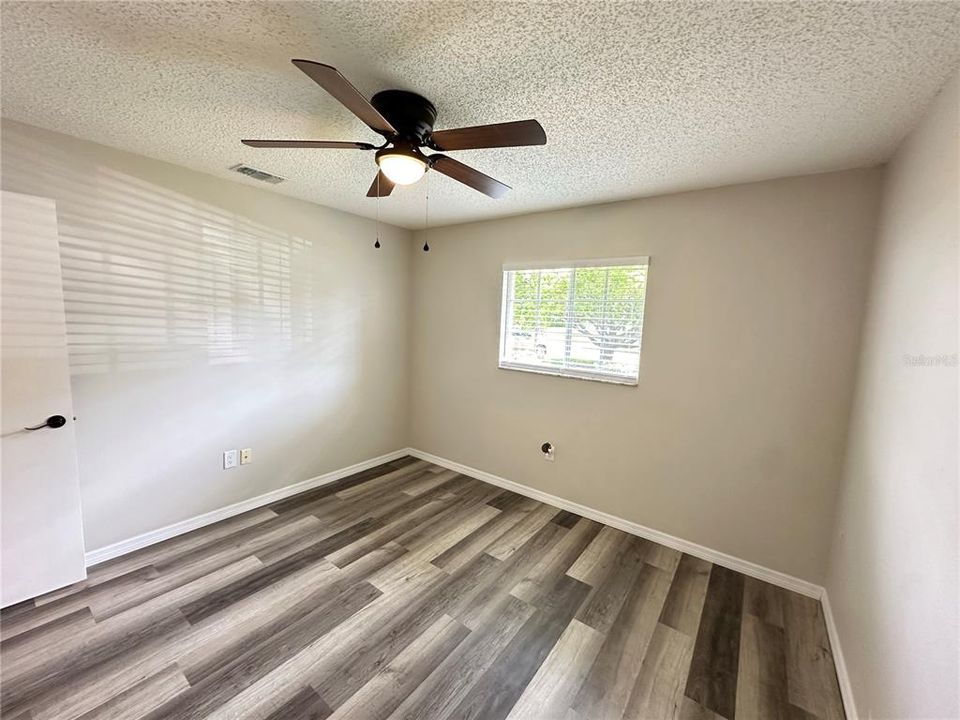 Active With Contract: $184,900 (2 beds, 2 baths, 1029 Square Feet)