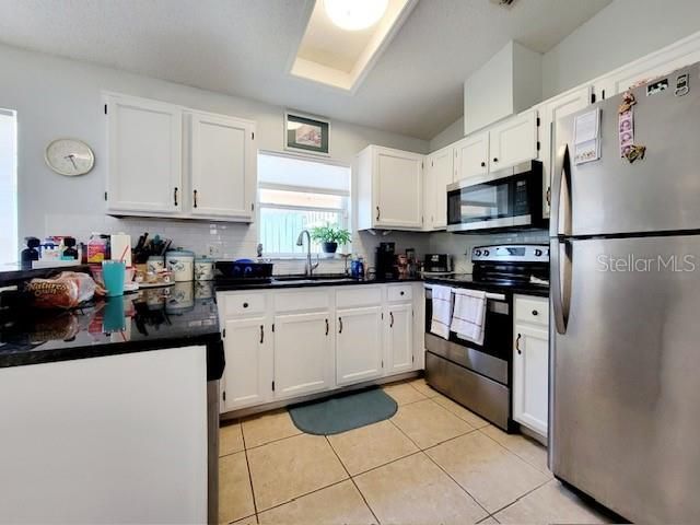 For Sale: $369,000 (3 beds, 2 baths, 1578 Square Feet)