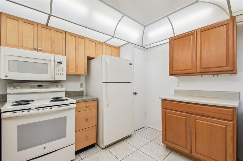 For Sale: $209,000 (2 beds, 2 baths, 1045 Square Feet)