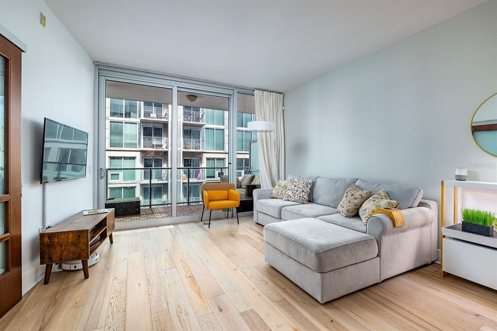 For Sale: $459,900 (2 beds, 2 baths, 1134 Square Feet)