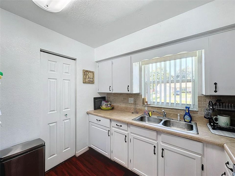 For Sale: $340,000 (3 beds, 2 baths, 1442 Square Feet)