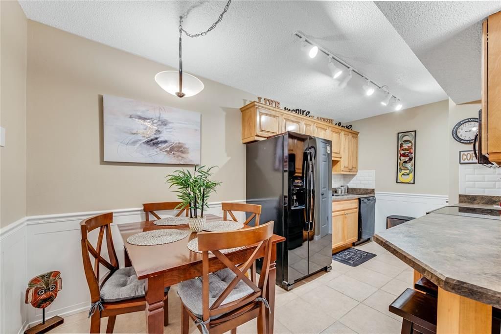 Active With Contract: $156,500 (2 beds, 2 baths, 833 Square Feet)