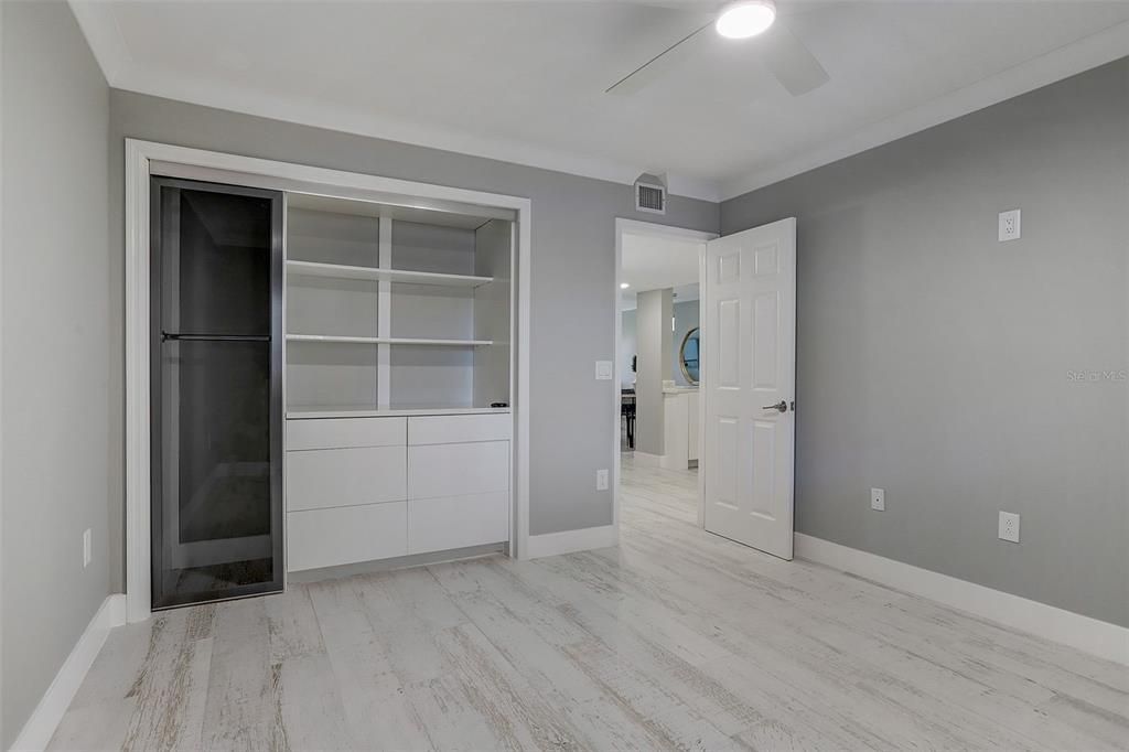 Active With Contract: $1,150,000 (2 beds, 2 baths, 1140 Square Feet)